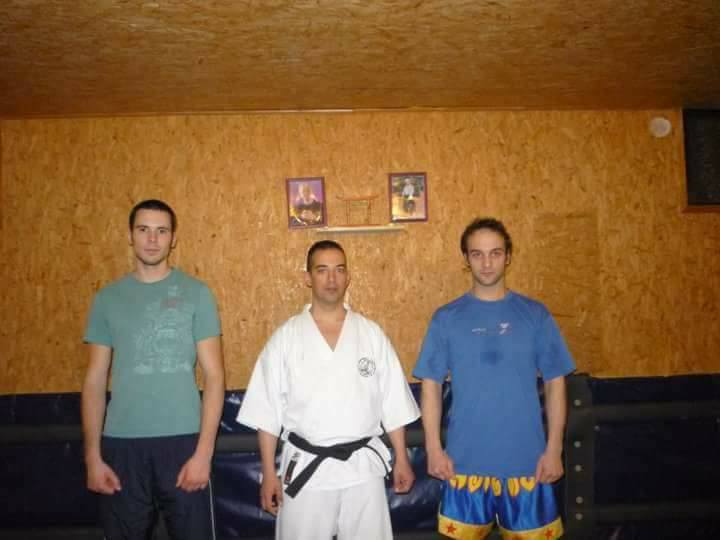 Edzés Tatabánya Penta-net edzőtermében.