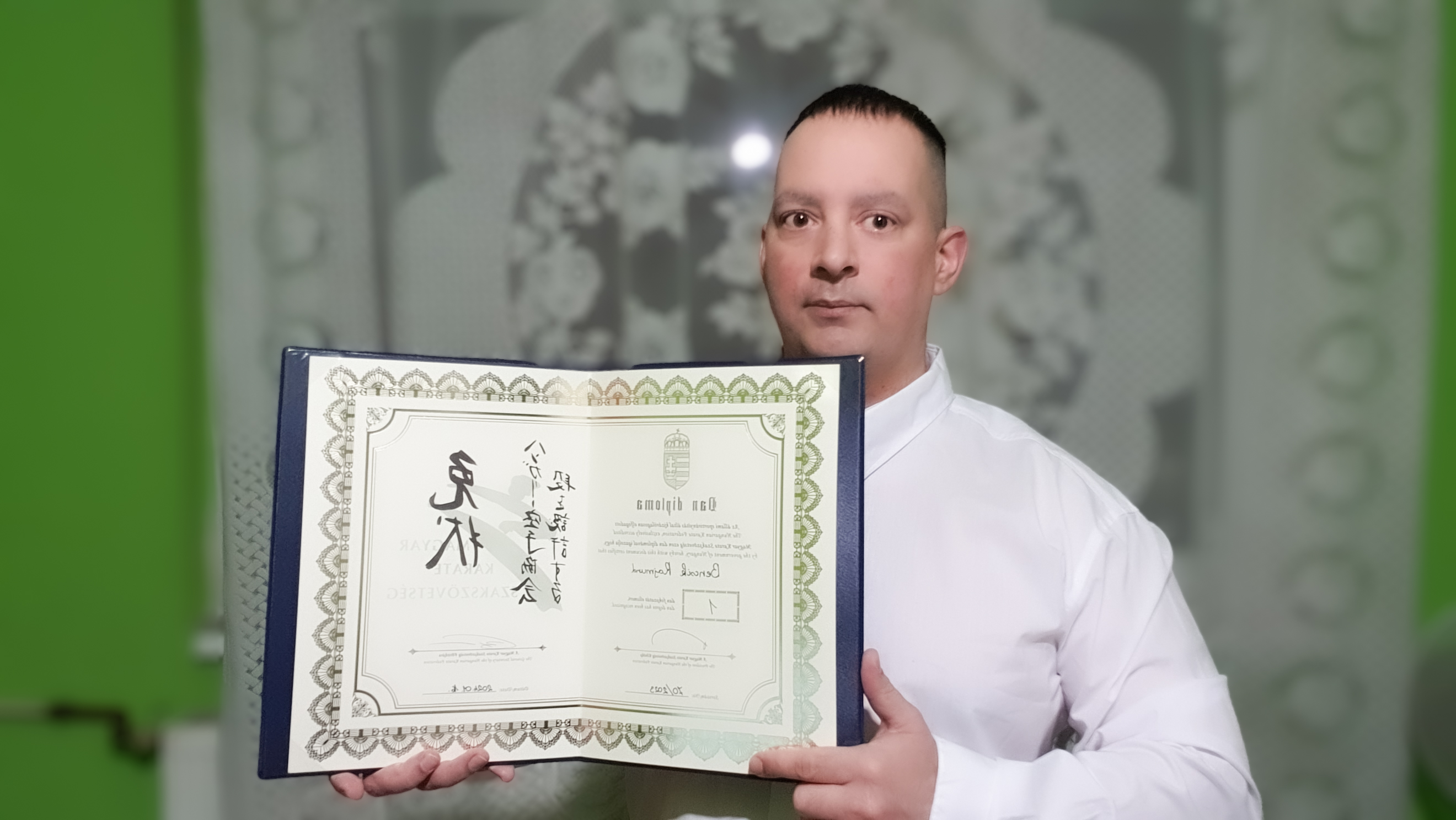 Magyar Karate Szakszövetségtől kapott fekete öves dan diploma átvétele